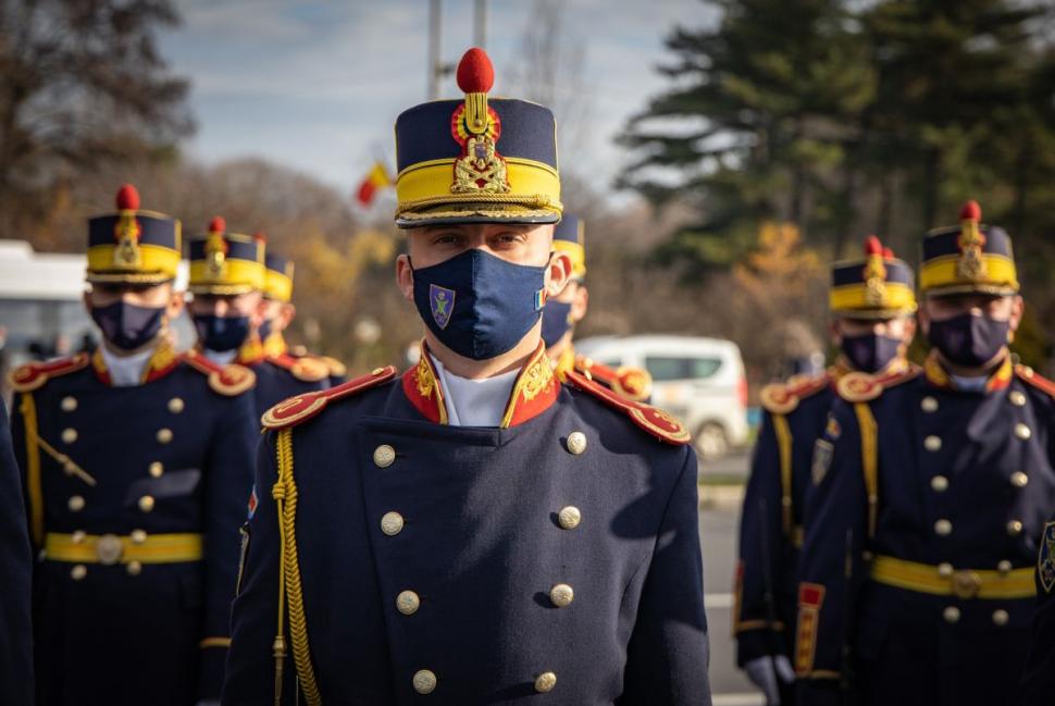 Reportaj cu militarii de la Brigada 30 Gardă "Mihai Viteazul", un adevărat simbol al defilării de 1 Decembrie 738905