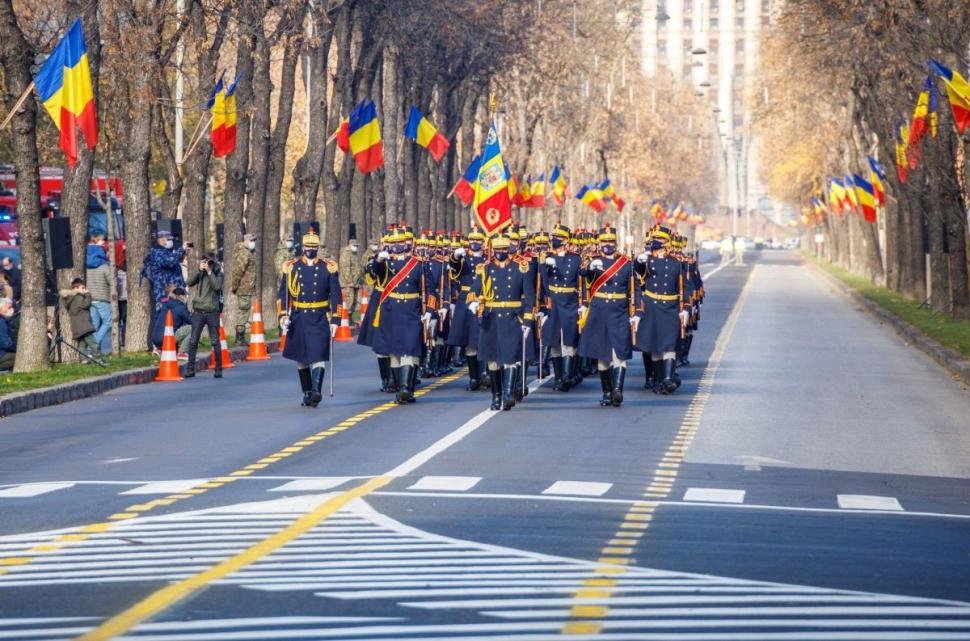 Reportaj cu militarii de la Brigada 30 Gardă "Mihai Viteazul", un adevărat simbol al defilării de 1 Decembrie 738907