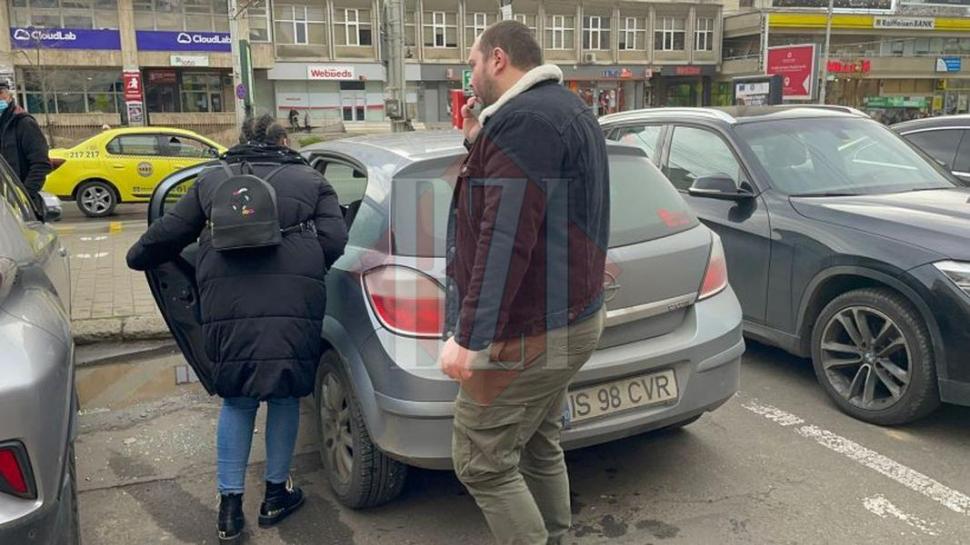 Un copil din Iaşi a rămas blocat în maşină. Părinţii au chemat pompierii 739120