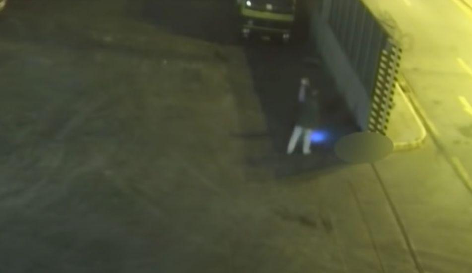 Olga, o fetiță româncă, a murit în chinuri groaznice, prinsă în poarta metalică a unui depozit, în Grecia. Nimeni n-a intervenit să o salveze 739353