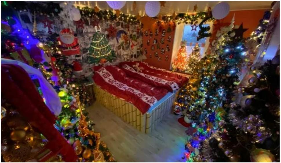 O familie din Gemania a împodobit 444 de brazi de Crăciun în casă. Niciunul nu seamănă cu celălalt 739876