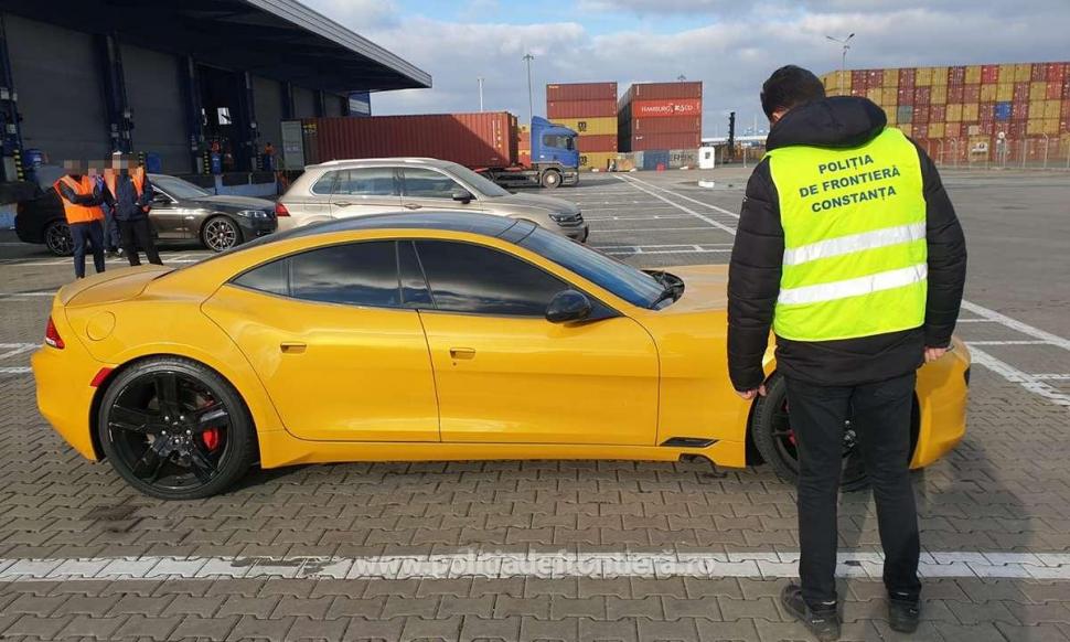 Un român şi-a cumpărat la "ofertă" o maşină de colecţie din Emiratele Arabe, dar a rămas fără ea în Portul Constanţa 740191