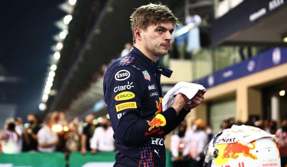 Max Verstappen a câştigat primul titlu de Formula 1 din carieră la Abu Dhabi, după o cursă dramatică