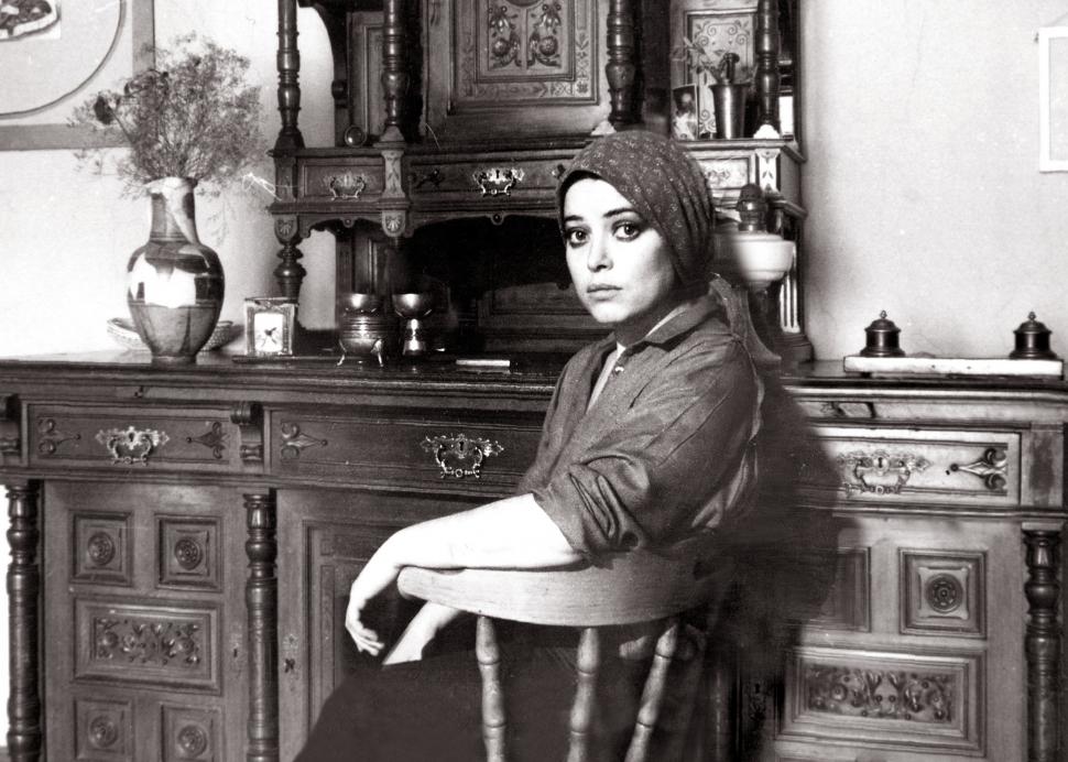 S-a stins în noaptea de 12 spre 13 Decembrie. Dora, marea iubire a lui Nichita Stănescu, a încercat să îl salveze. ”Nu credeam să-nvăţ a muri vreodată”, era versul lui preferat 740504