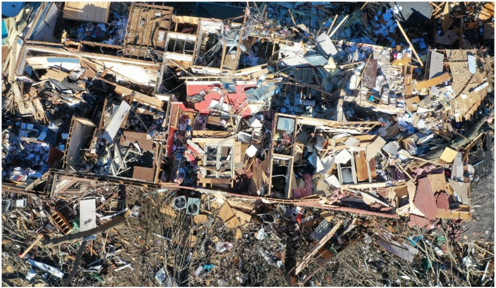 64 de morți printre care 6 copii după ce o tornadă a lovit statul Kentucky