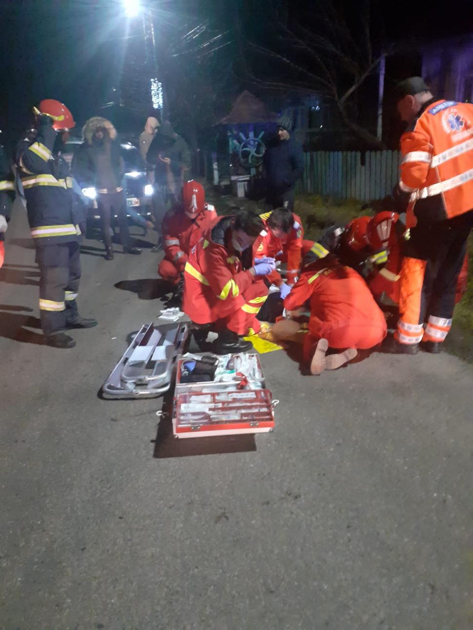 Tânăr mort într-un Volkswagen, după ce a intrat cu peste 110 km/h într-un cap de pod, în Botoşani 740761