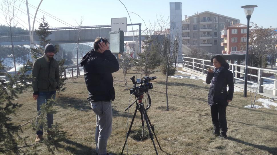 Imaginile filmate de echipa Rai Uno pe care Diana Șoșoacă a închis-o în casă. Jurnaliști italieni: "Ne-au percheziționat ca pe hoți" 740800