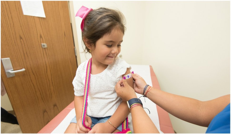 Copiii de peste 5 ani trebuie să facă dovada vaccinării pentru a avea acces în restaurantele din New York