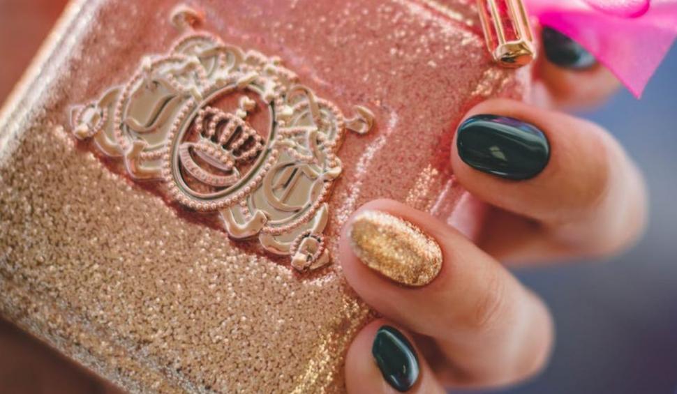 Top 10 cele mai inspirate modele de unghii pentru Crăciun şi Revelion 2021 741085