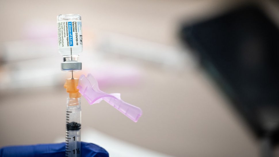 Vaccinul Johnson poate fi utilizat pentru doza de rapel, la cel puțin două luni de la prima doză
