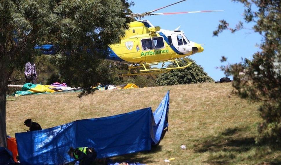 Cinci copii au murit la serbarea de sfârșit de an școlar după ce au fost aruncați în aer, într-un castel gonflabil, în Australia 741168