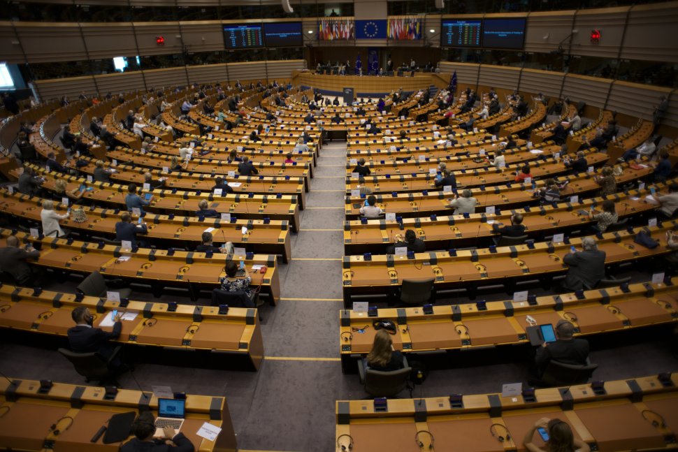 Parlamentul European: ”Rusia trebuie să-și retragă imediat forțele care amenință Ucraina”