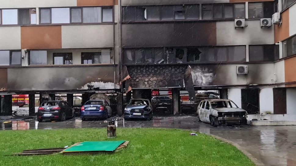 Oamenii din blocul care care a ars la Constanţa vor să-şi vândă locuinţele 741427