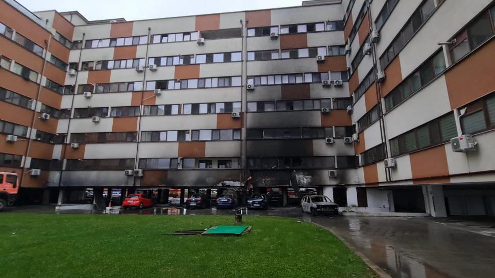 Oamenii din blocul care care a ars la Constanţa vor să-şi vândă locuinţele 741440