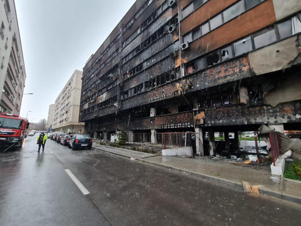Oamenii din blocul care care a ars la Constanţa vor să-şi vândă locuinţele 741442