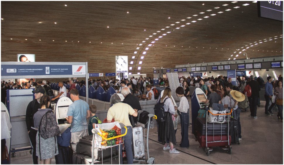 CNAB, măsuri pentru evitarea aglomerației pe Aeroportul Otopeni: Pasageri debarcați în grupuri de câte 50
