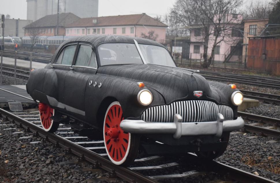 Minunile ascunse ale României. Vagonetul Buick şi Locomotiva Pacific cu abur 741666