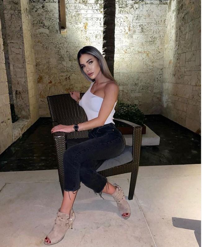 Ioana Țiriac, singura fiică a miliardarului, este așteptată în Romania cu un cadou în valoare de 350.000 de euro 741730