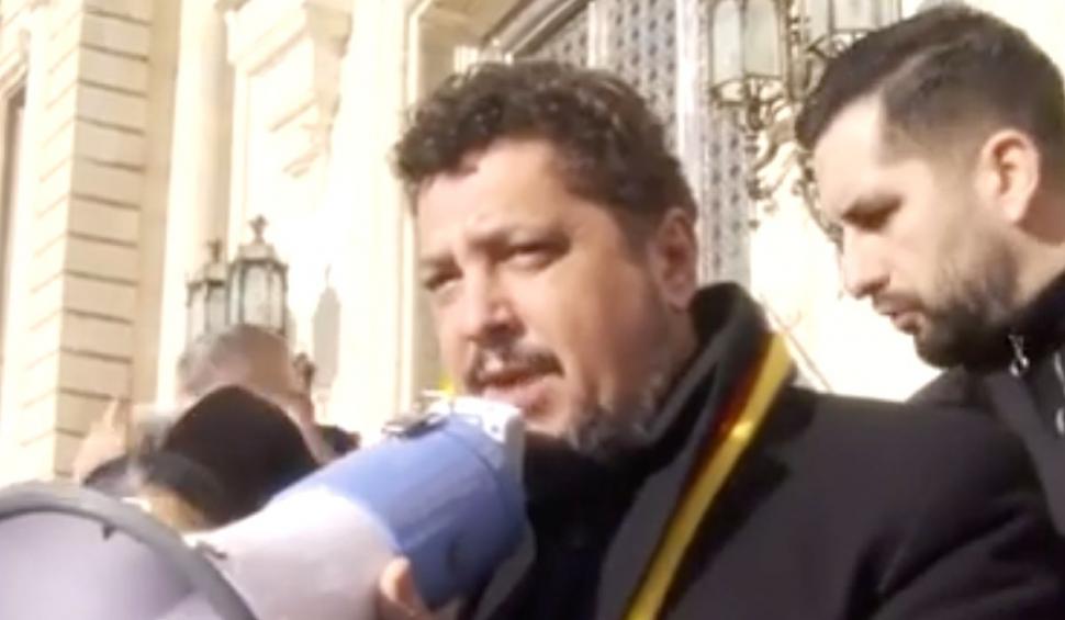 Claudiu Târziu despre intrarea protestatarilor în curtea Parlamentului: ”Este o diversiune. I-au lăsat să intre”