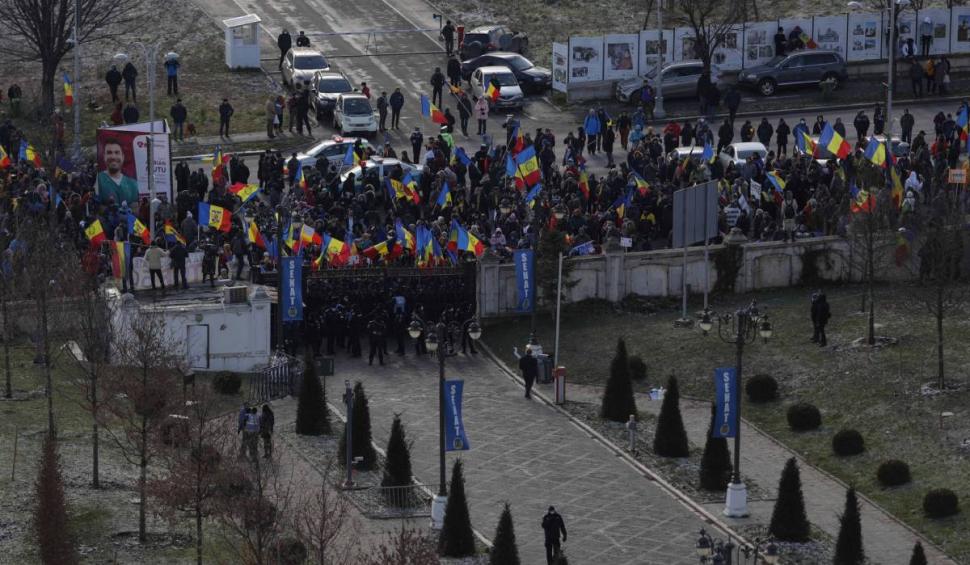 Gigel Știrbu (PNL), despre protest: "Un circ fără margini. Cei de la AUR au sărit la bătaie la președintele de ședință" 741924