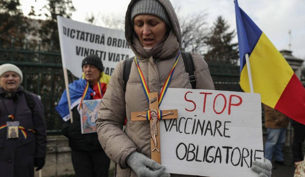 Mașinile ambasadorilor SUA și Japoniei au fost vandalizate de protestatari 741913