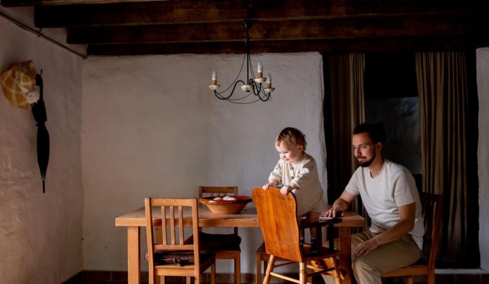 Modalități de a moderniza simplu casa părinților de la țară 741899