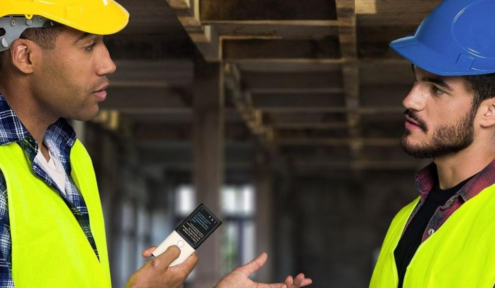 Dispozitivul care nu trebuie să-ți lipsească în străinătate: un translator vocal 742069