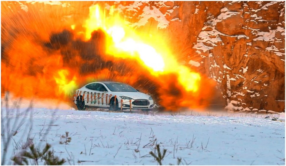 Un finlandez și-a detonat mașina Tesla cu un manechin al lui Elon Musk înăuntru, în semn de protest față de costul bateriei