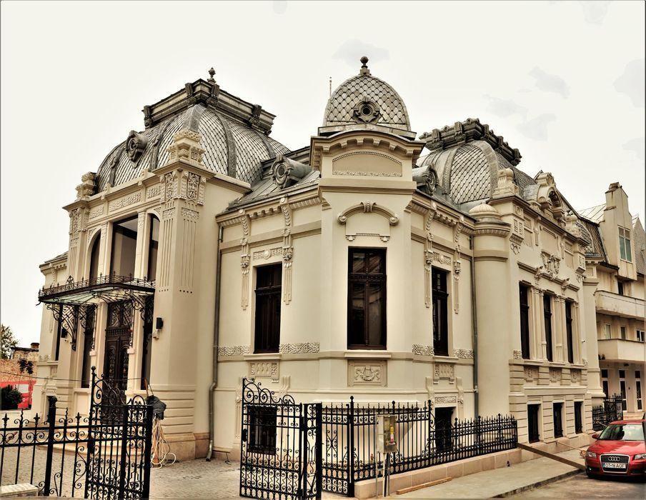 O instituţie de cultură unică în ţară, Muzeul Cărţii şi Exilului Românesc, se deschide la Craiova 742410