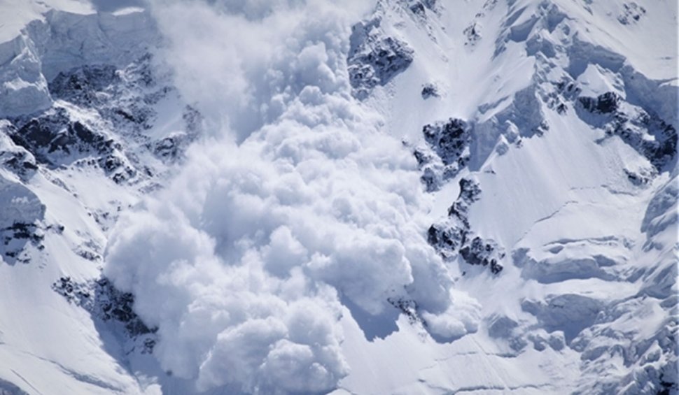ANM, avertisment meteo pentru turişti: Risc însemnat de avalanșe în zonele de munte