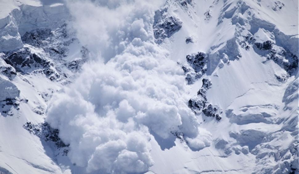 ANM, avertisment meteo pentru turişti: Risc însemnat de avalanșe în zonele de munte