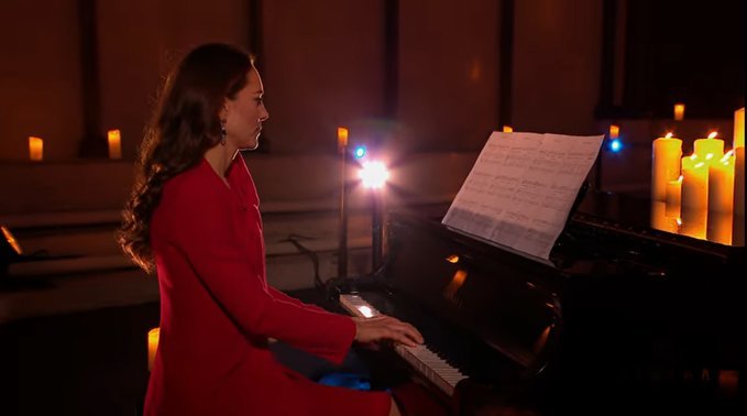 Ducesa de Cambridge, surpriză de Crăciun pentru britanicii: interpretare la pian pentru prima dată în public