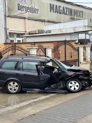 Accident mortal pe DN1! O persoană și-a pierdut viața, iar alte patru au fost rănite 742695