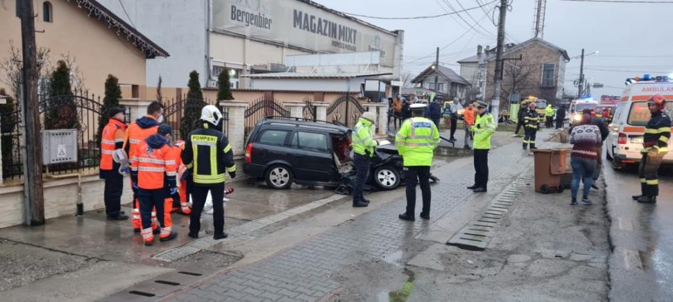 Accident mortal pe DN1! O persoană și-a pierdut viața, iar alte patru au fost rănite 742697