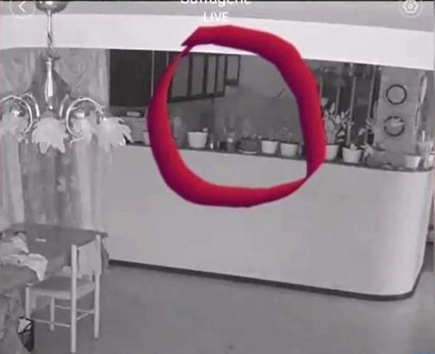 Lăcrămioara spune că e vizitată de fantome, în Bacău: "Oricine a avut o aşa experienţă, dar oamenii nu spun, să nu fie catalogaţi altfel" 742635