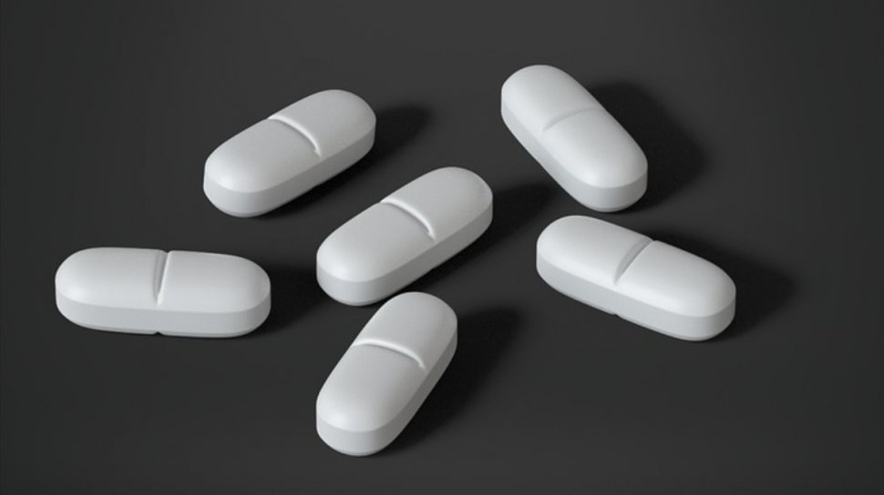 Ibuprofen sau paracetamol? Care este mai eficient și recomandat de medici în infecția cu tulpina Omicron