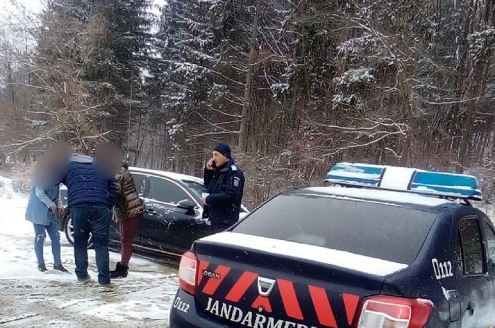 Minoră din Bacău dispărută de acasă în ziua de Crăciun, găsită de jandarmi într-o pădure. Era în stare de şoc