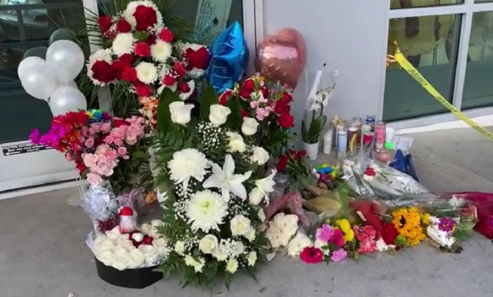 Valentina, o fată de 14 ani, a fost împușcată mortal de un ofițer de poliție într-un magazin de haine. Ignorată de polițiști, ea s-a stins în brațele mamei, în SUA 743072