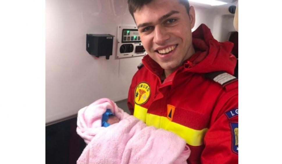 Ștefan-Eduard s-a născut în ambulanță în a treia zi de Crăciun, în județul Iași 743128