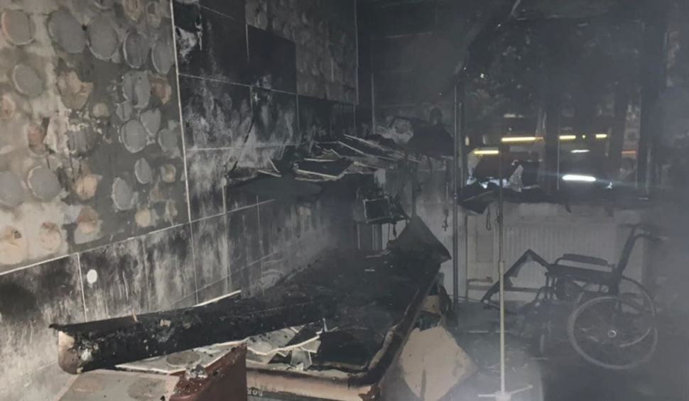 Un angajat al spitalului a dat foc secției ATI cu o lumânare aprinsă în memoria unei victime COVID, în Ucraina. Cel puțin trei oameni au murit