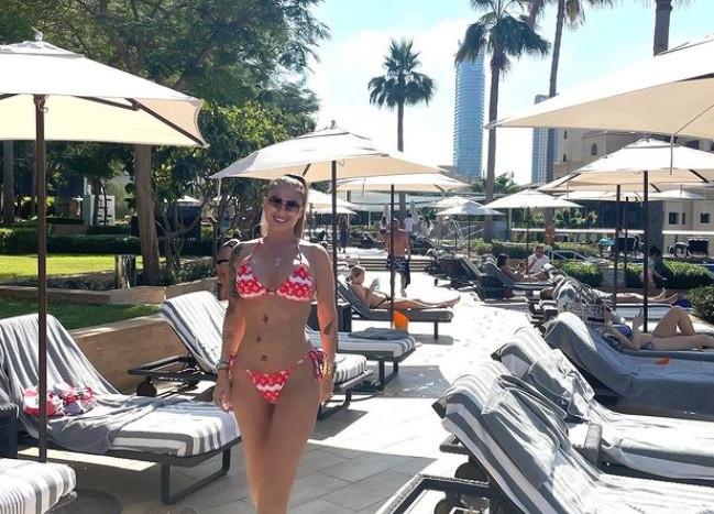 Anamaria Prodan face furori în costum de baie: "Pot să mă prezint aşa la 49 de ani?" 743241