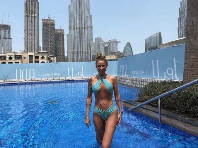 Anamaria Prodan face furori în costum de baie: "Pot să mă prezint aşa la 49 de ani?" 743246