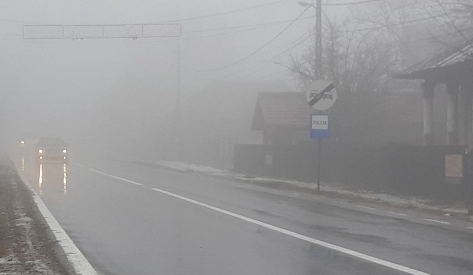 Pericol de accidente: Ceață densă în 10 județe din ţară