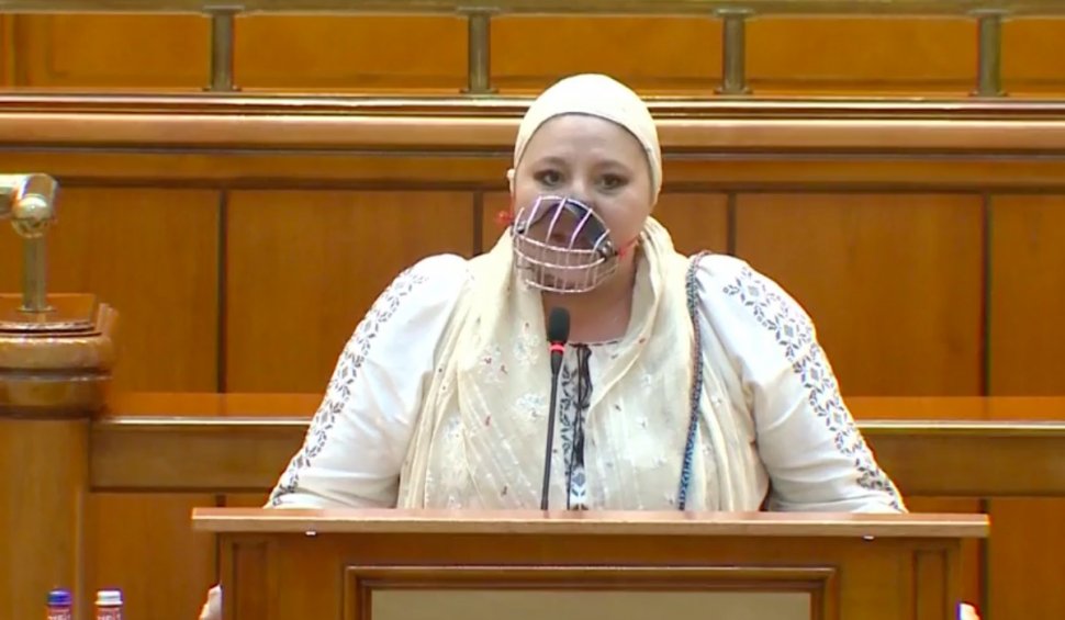 Cum s-a remarcat Diana Șoșoacă în politica românească. Cele mai hilare momente din 2021: ”Eşti ultimul om care poţi să vorbeşti, drogatule”