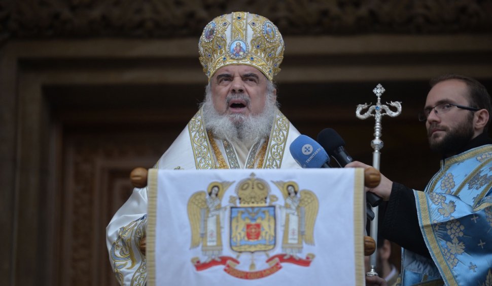 Patriarhul Daniel, îndemn pentru credincioși, la slujba de Anul Nou: "Să ne rugăm mai mult lui Dumnezeu pentru încetarea grabnică a pandemiei"