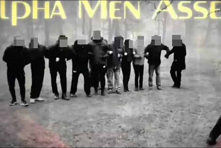 AMA sau Gruparea Bărbaților Alfa, o mișcare paramilitară antivaccin, și-a planificat loviturile, în Anglia. Radu Tudor: "Oricând societatea poate fi destabilizată" 743528