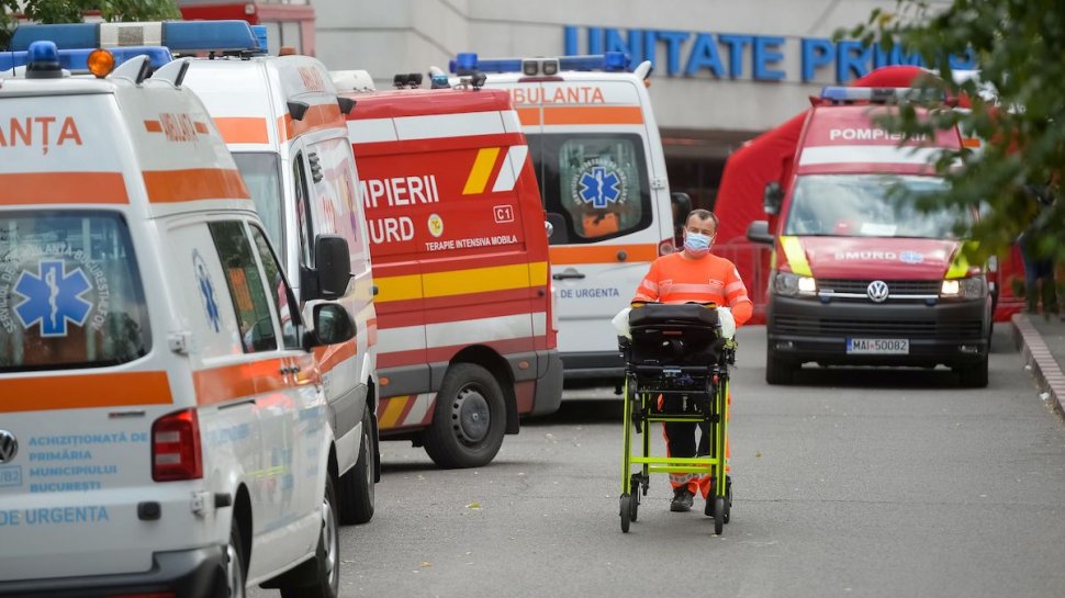 Bărbat cu cangrenă la ambele picioare, trimis acasă de medici, în Iași