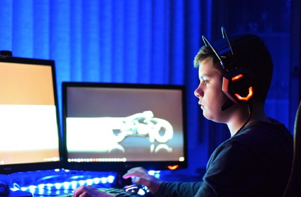 Mai mulţi copii au ameninţat că se sinucid după ce le-au fost închise conturile unui joc online 