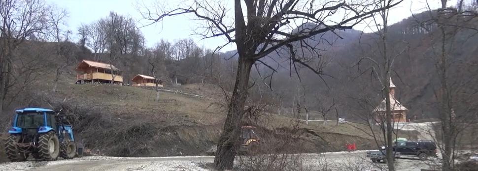 Primele imagini cu oraşul monahal construit de Gigi Becali în inima României. "Nu vor intra femeile, nici animale de parte femeiască"  744689