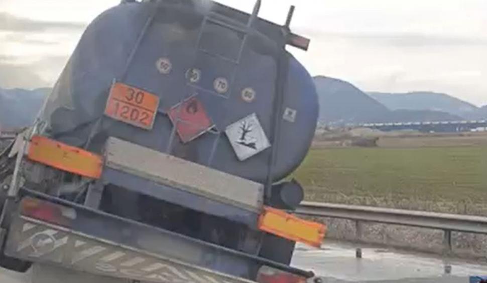 O cisternă s-a rupt în urma unui impact violent şi a blocat centura Brașovului 744786